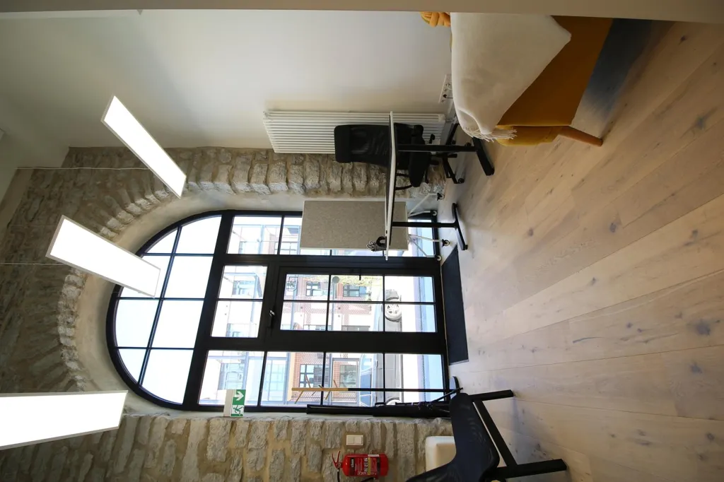 Séjour - Loft with High Ceilings in Volta Quarter