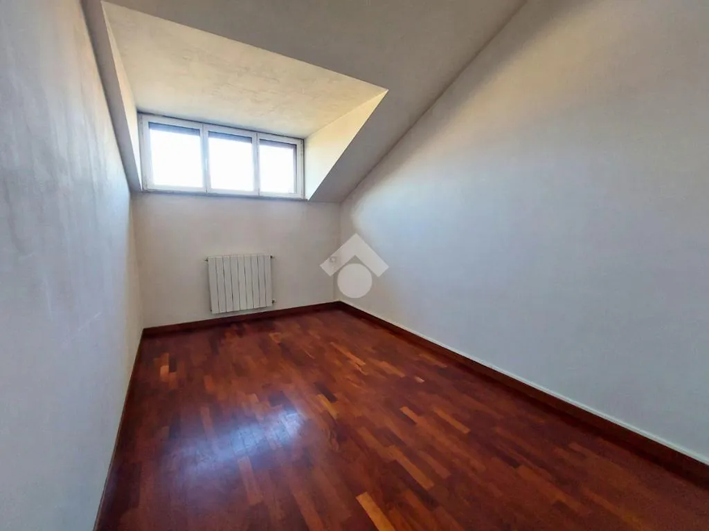 Toad - Top-Floor Flat with Balconies in Vittuone