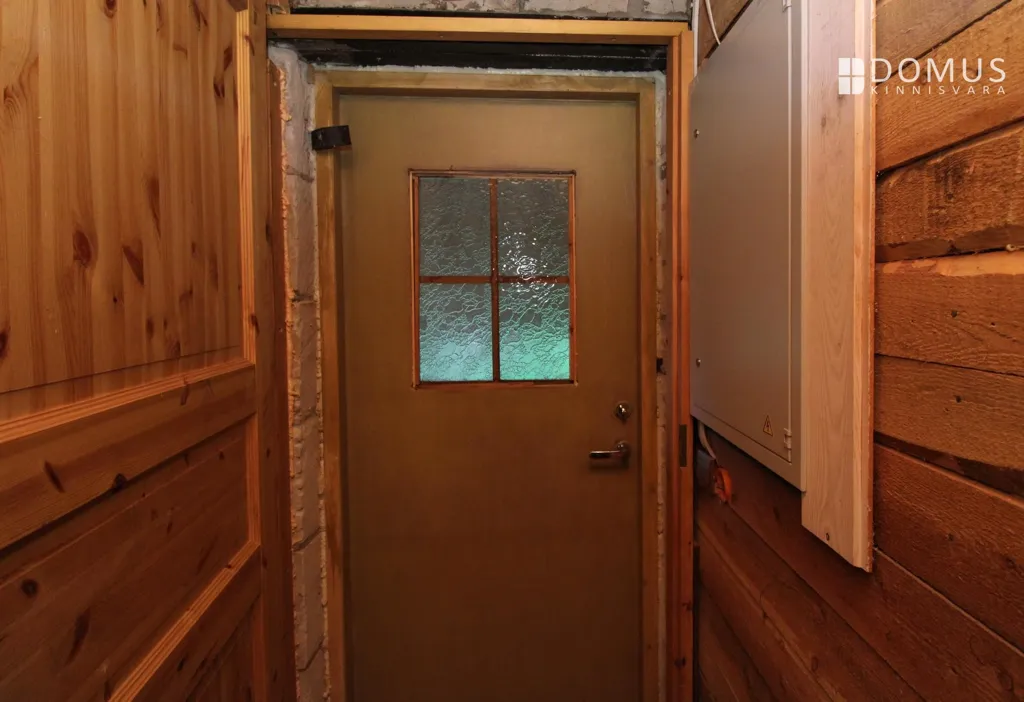 hallway_entrance