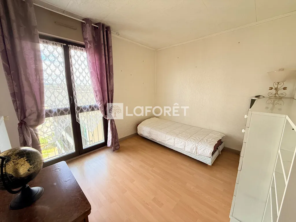 Chambres - Appartement avec Vue Dégagée aux Mureaux