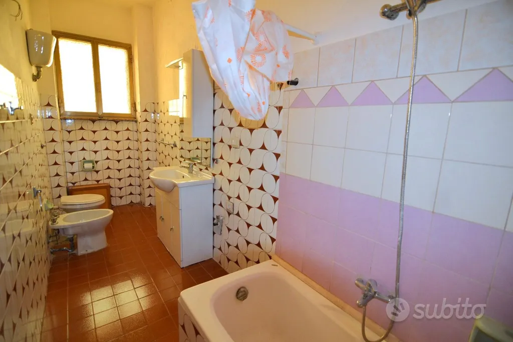 Salles de bain - Spacious Penthouse with Mountain View in Macomer