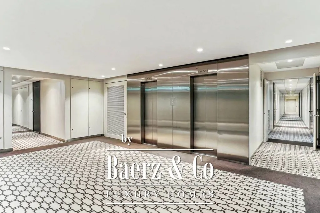 Hallway - Luxury Flat with Garden View in Paris