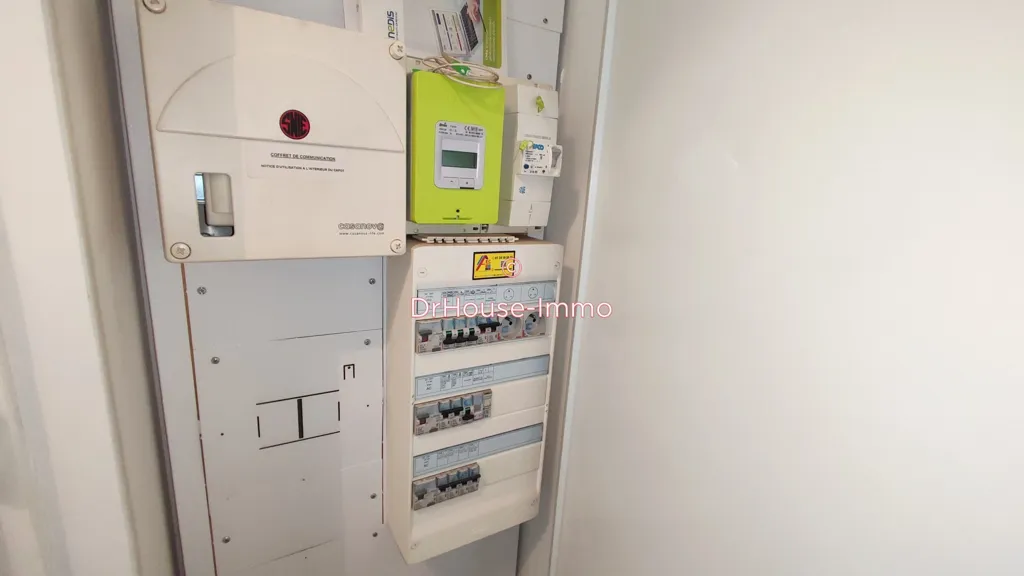 Lavanderia - 3-Bed Flat with Balcony in Secure Residence
