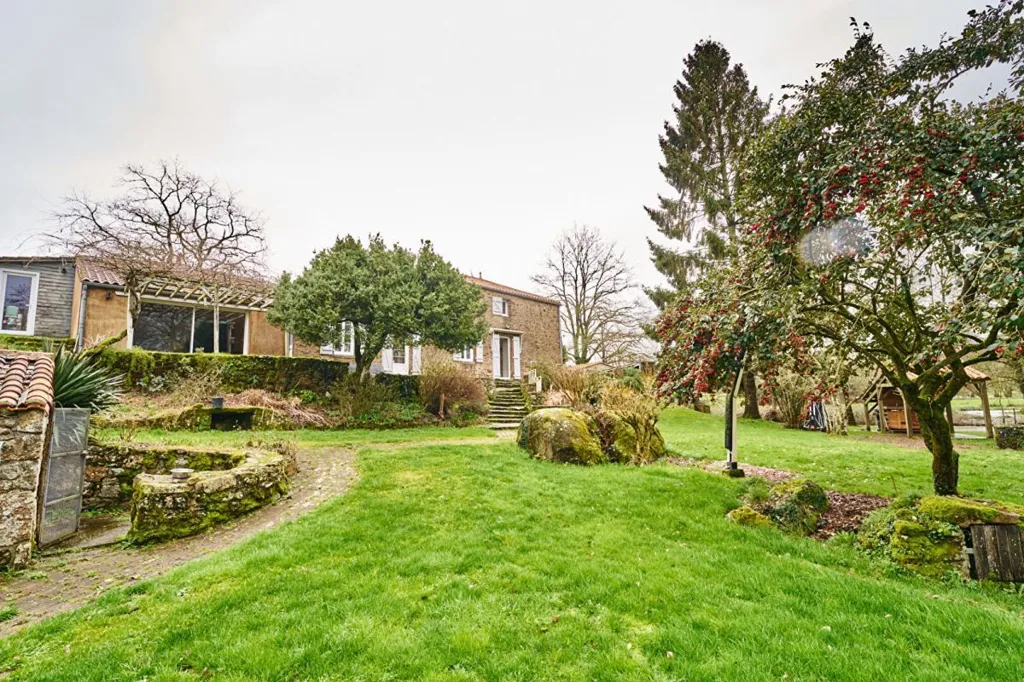Aed - Rural House with Guest Wing in La Verrie