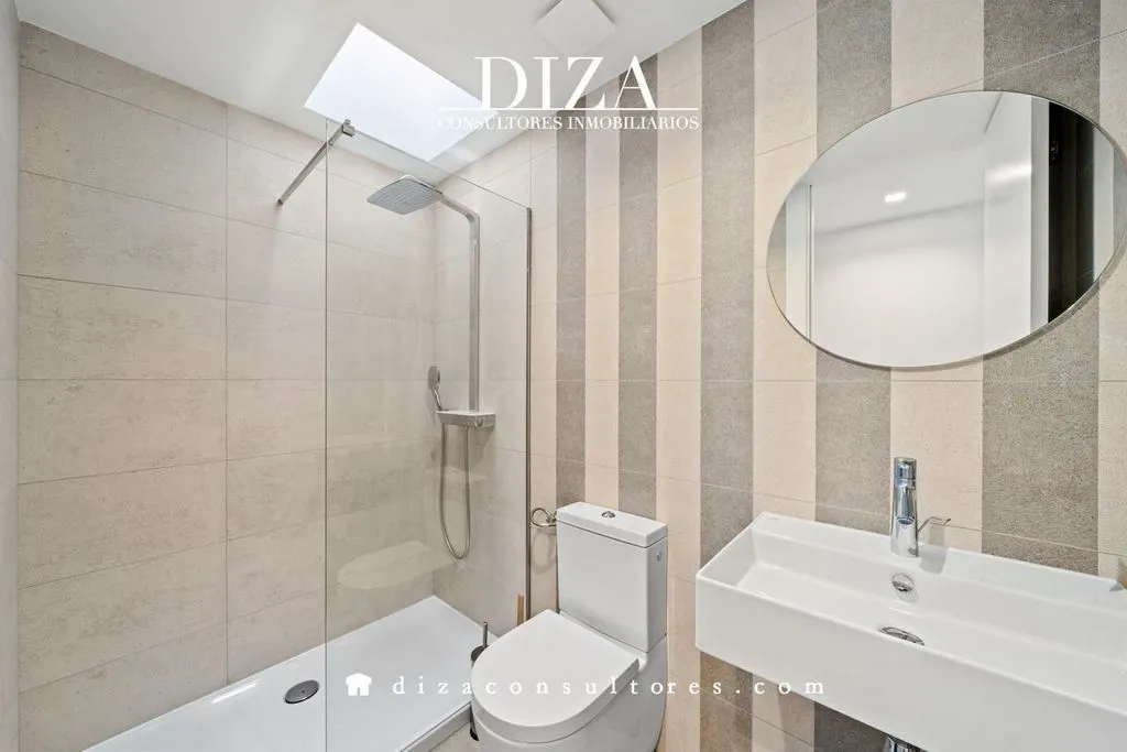 Salles de bain - Luxury Villa with Pool in Alcobendas