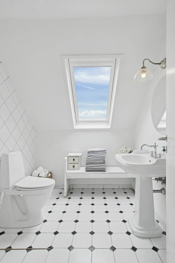 Salles de bain - Modernised Terraced House in Randers