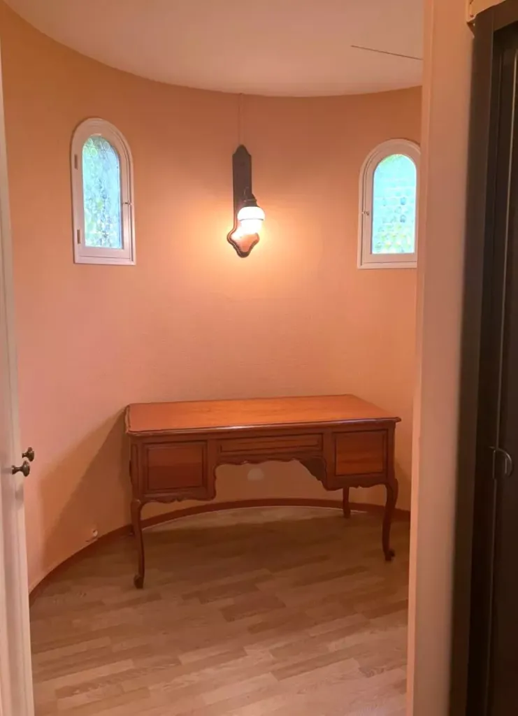 Studio - Character House with Cathedral Ceiling in Quiet Area