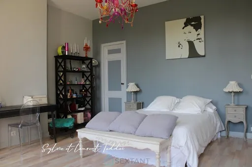 Bedrooms - Luxury Manor with Pool in Bordeaux Region