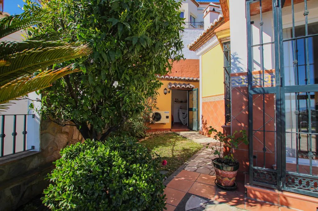 Jardin - Villa with Sea View and Pool in Tamango Hill