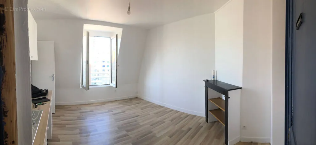 Pièces - Studio Lumineux au 6e Étage à Pantin