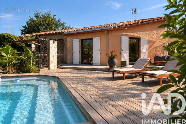 Pool - House with Pool and Garden in Lacourt-Saint-Pierre