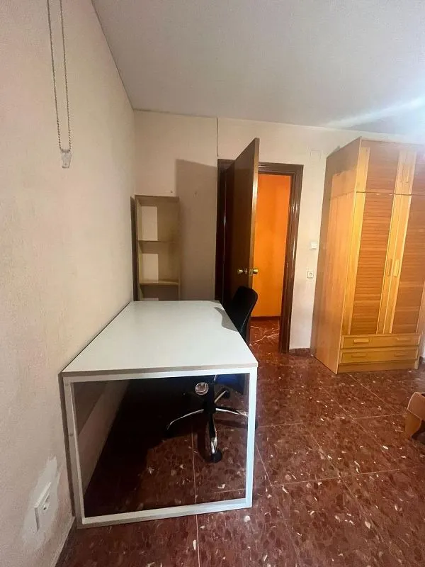 Office - Student Flat with Terrace in Villarejo, Granada