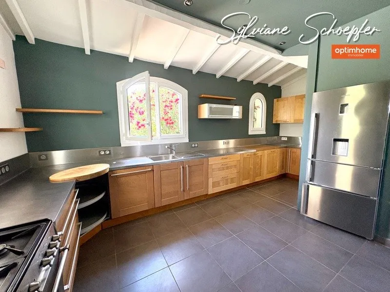 Cuisine - Maison avec Piscine et Bureau à Montélimar