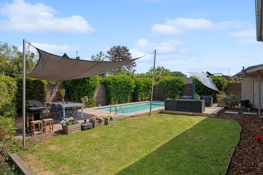 Aed - Villa with Pool in Zelzate