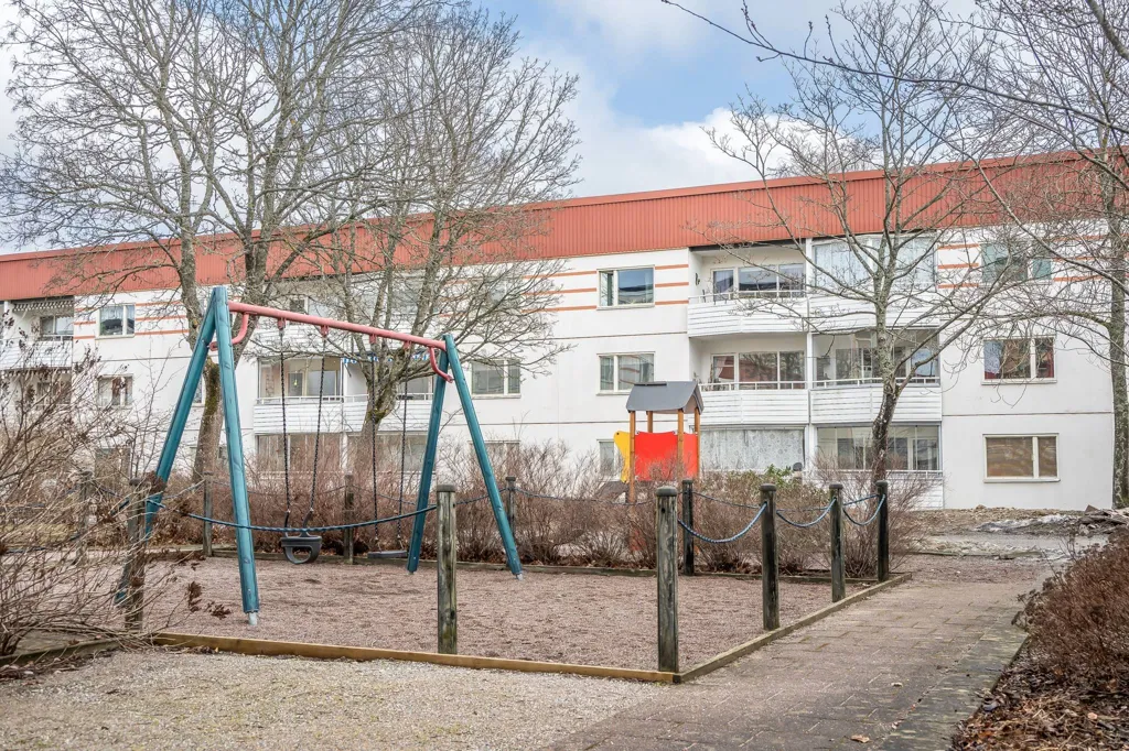 Aed - 3-Bedroom Flat with West-Facing Balcony in Haninge