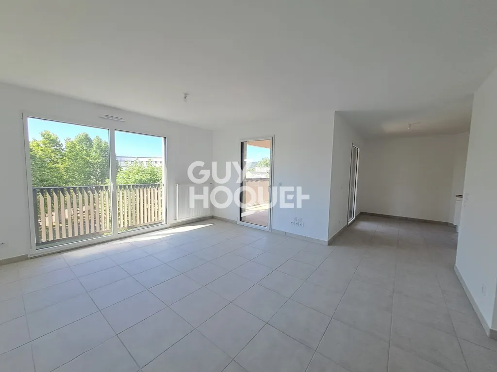 Soggiorno - Bright Apartment with Loggia in Bourgoin-Jallieu