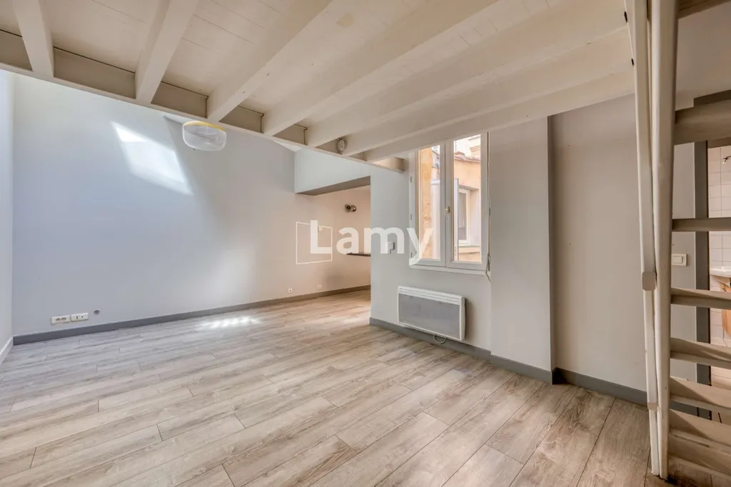 Pièces - Appartement Souplex avec Cour à Bordeaux Gambetta