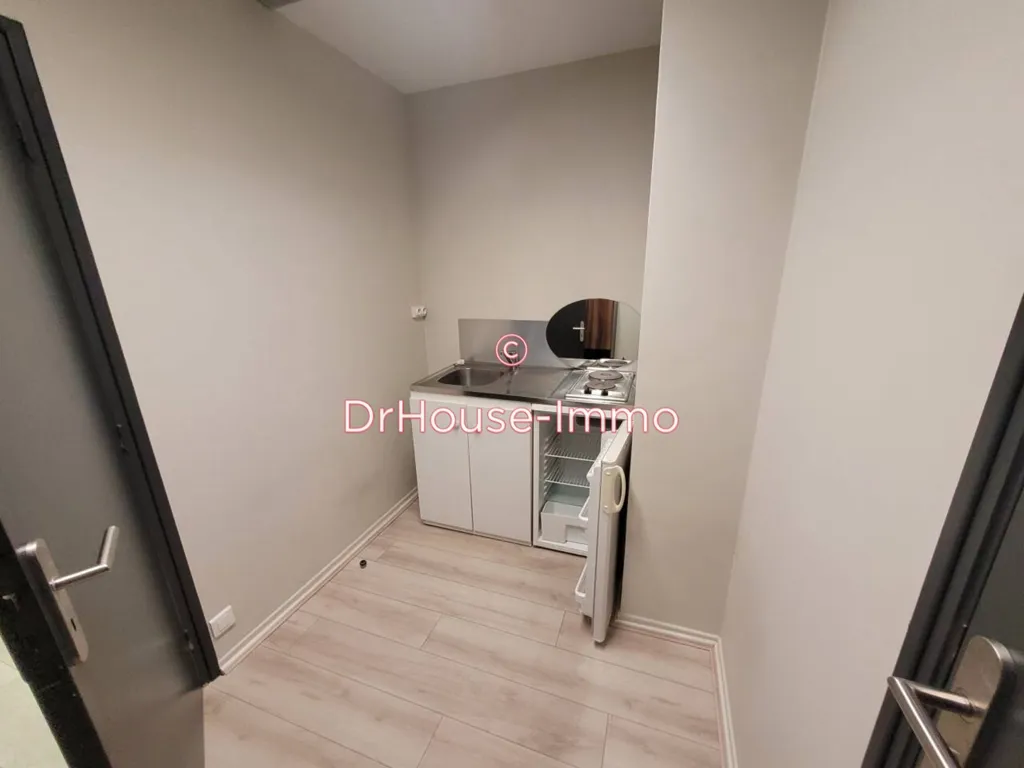 Hallway - Office Space with Retail View in Béthune