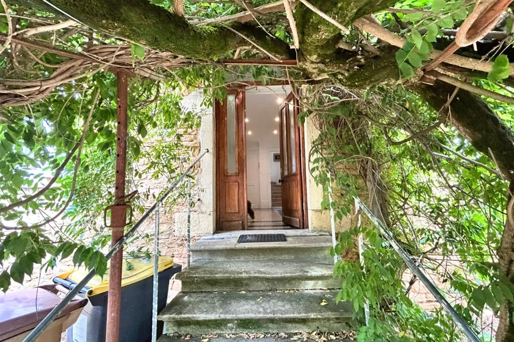 Aed - Stone Cottage with Pool in Gleizé