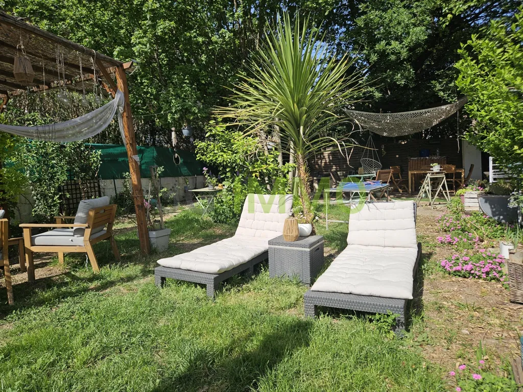 Aed - 2-Bedroom Apartment with Private Garden in Quiet Area