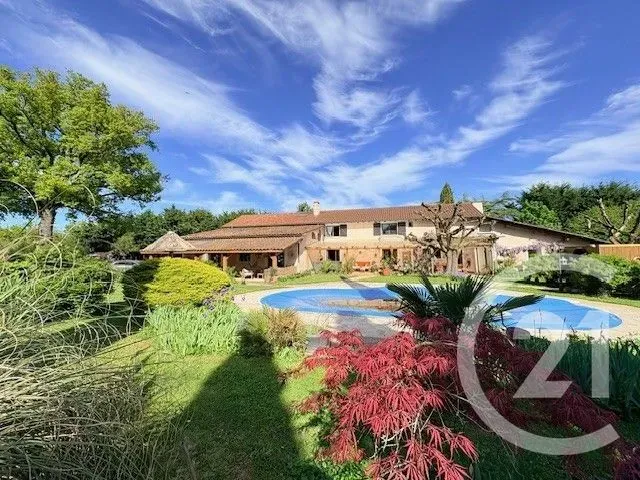 Piscine - Maison avec Deux Plans d'Eau à Domptier-sur-Veyle