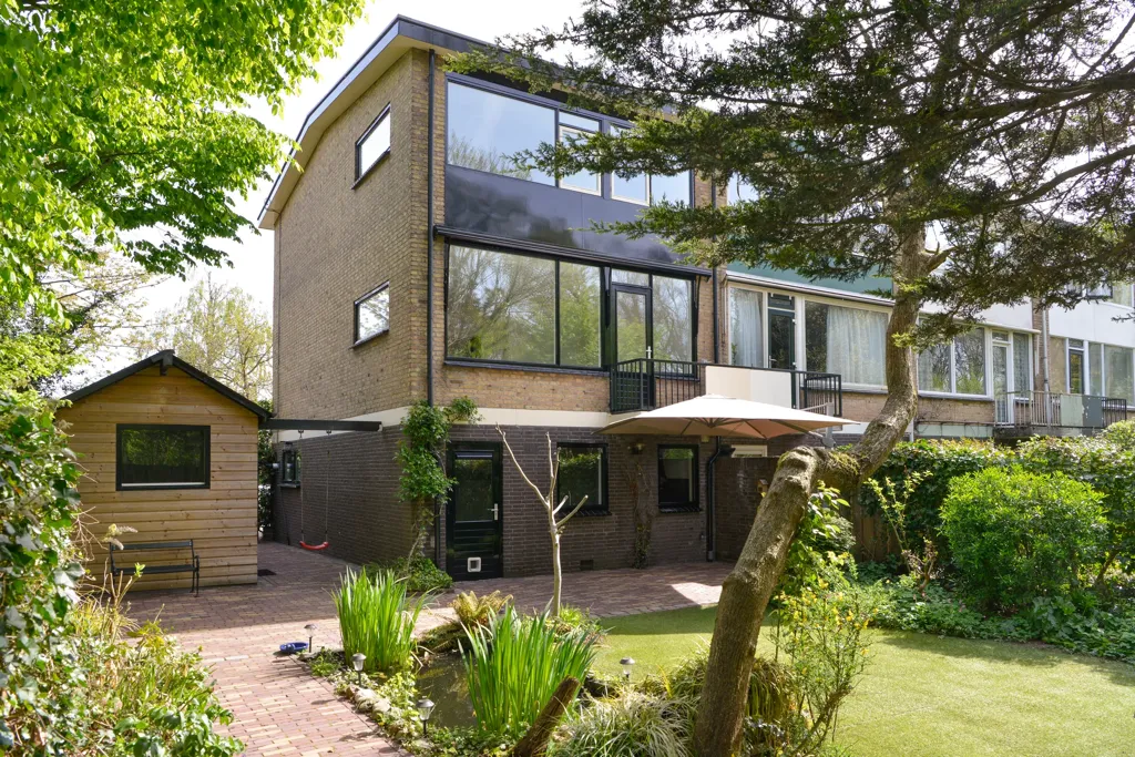 Garden - Corner House with Energy Label A in Huizen