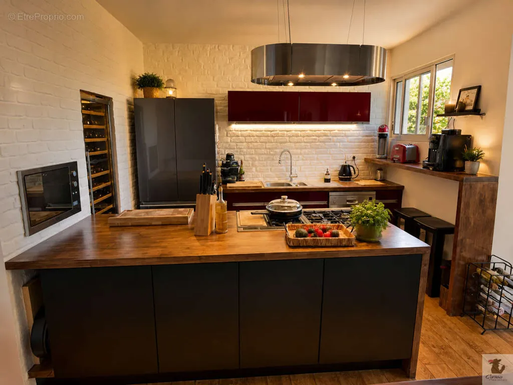 Cucina - Loft with Commercial Space in Bergerac Centre