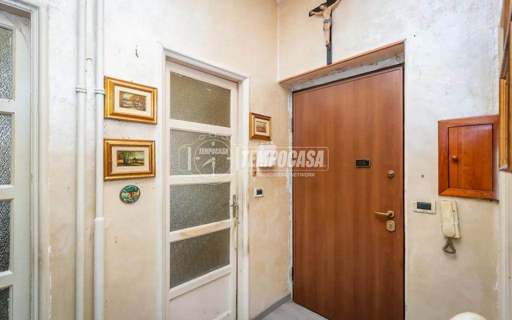 hallway_entrance