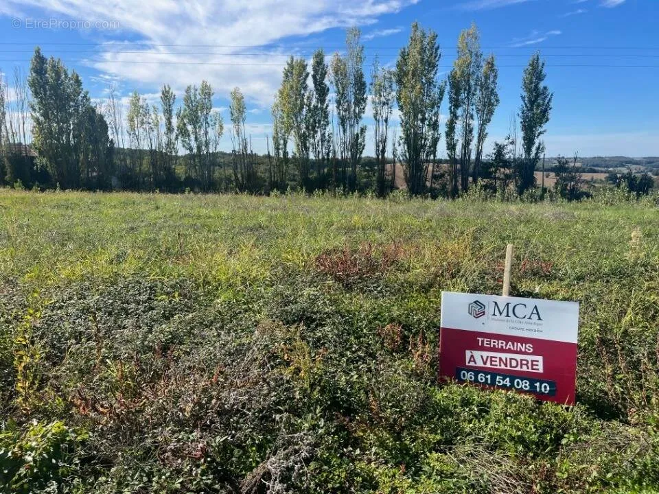Giardino - Plot with Clear View near Tonneins