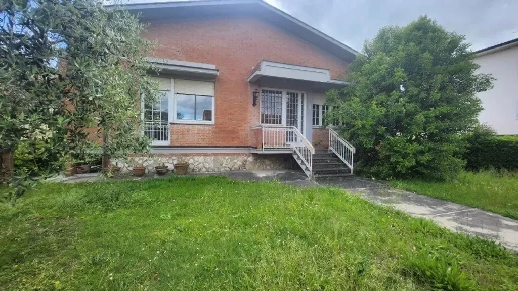 Välivaade - Spacious Detached House with Garden in Calcinaia