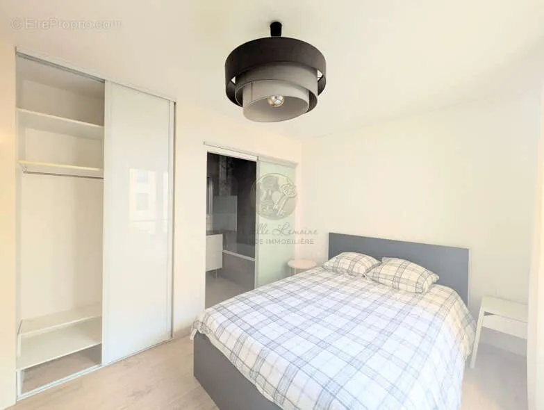 Bedrooms - T2 with Balcony and Parking in Lyon