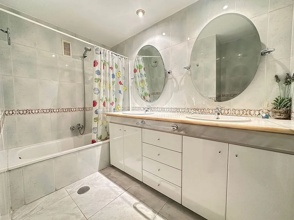 Salles de bain - Furnished Flat with Balcony in Mestalla