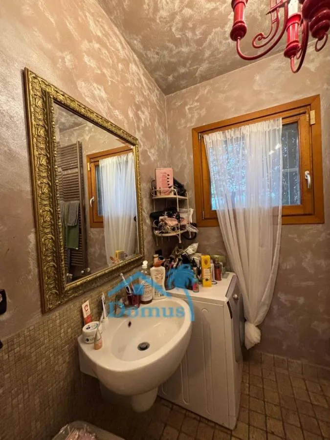Salles de bain - Villa with Garden and Fireplace in Pinerolo