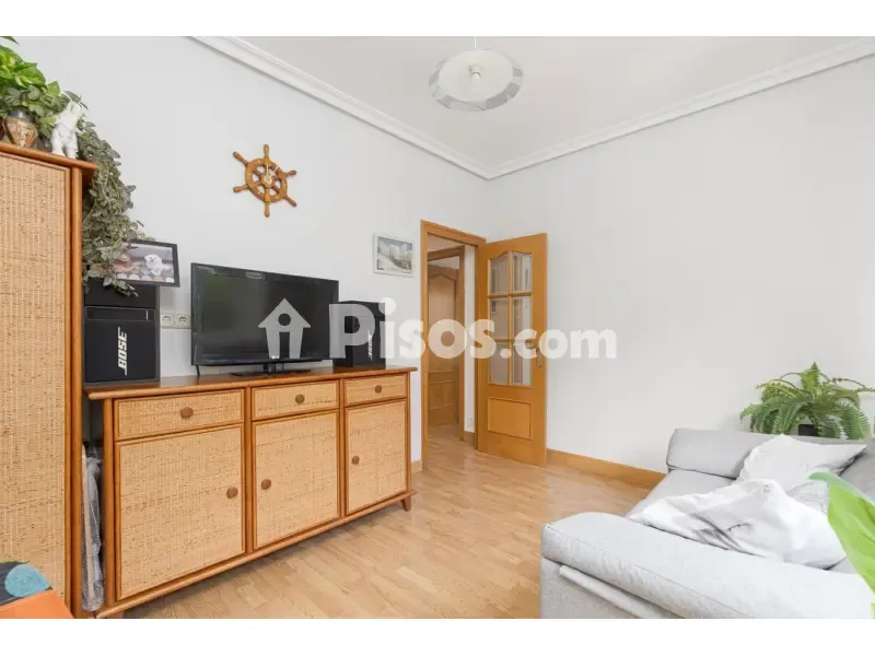Soggiorno - Bright Corner Flat with Balcony in Calle de los Podavines