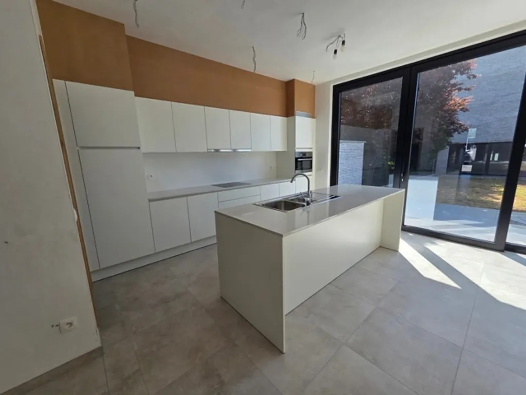 Cuisine - Maison semi-détachée avec terrasse et jardin à proximité