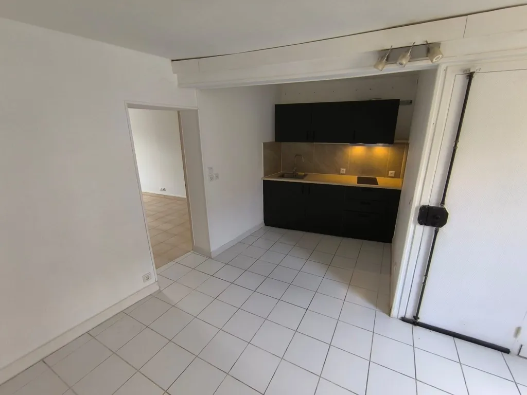 Köök - Studio with Balcony in Jouarre