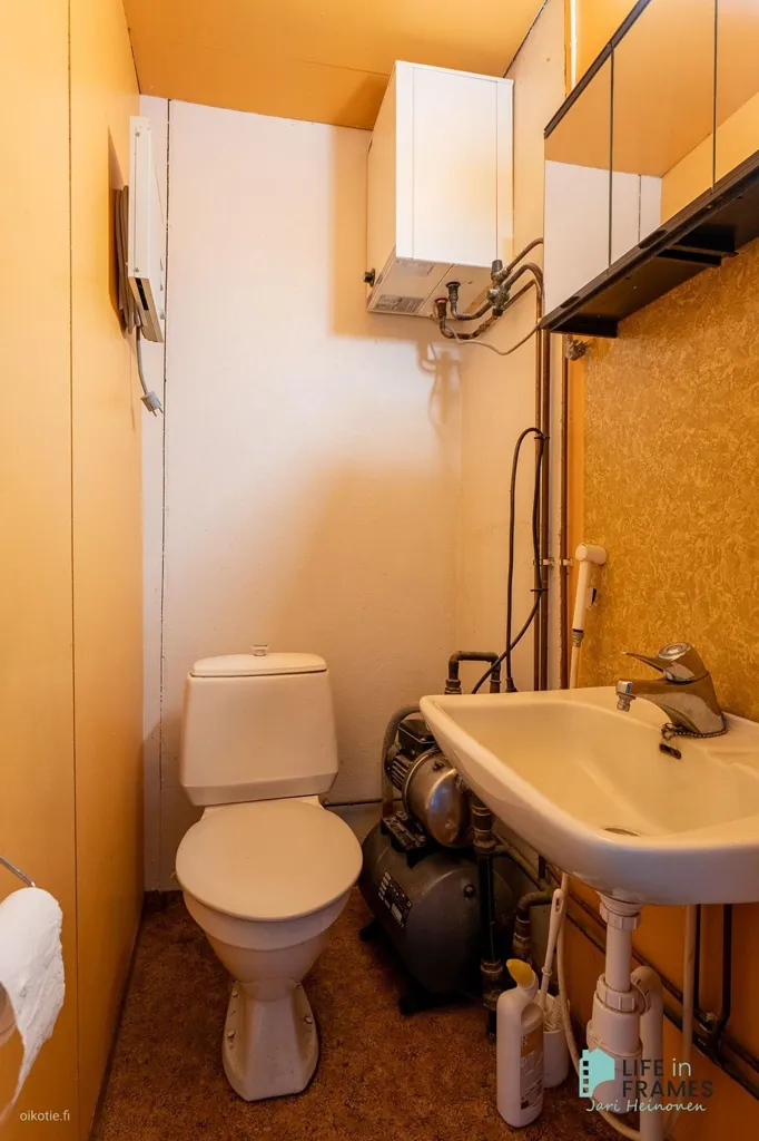 Salles de bain - Detached House with Sauna on Large Plot in Sastamala