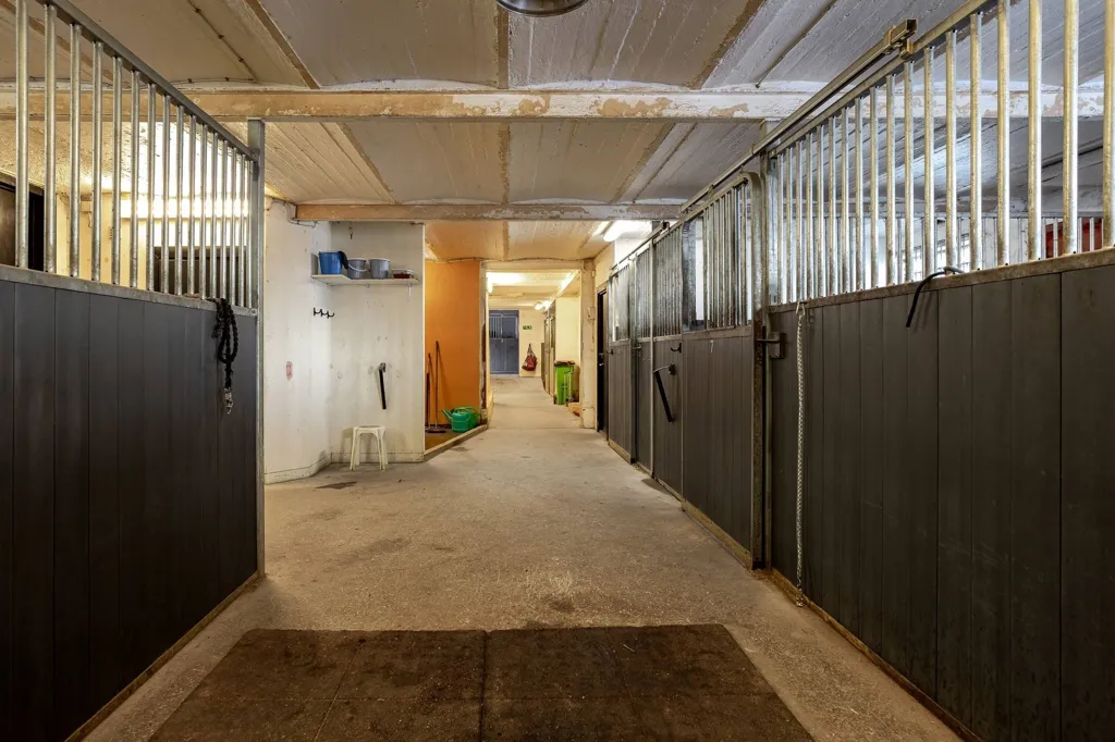 Hallway - Well-Maintained Farmhouse with Stables in Västernorrland