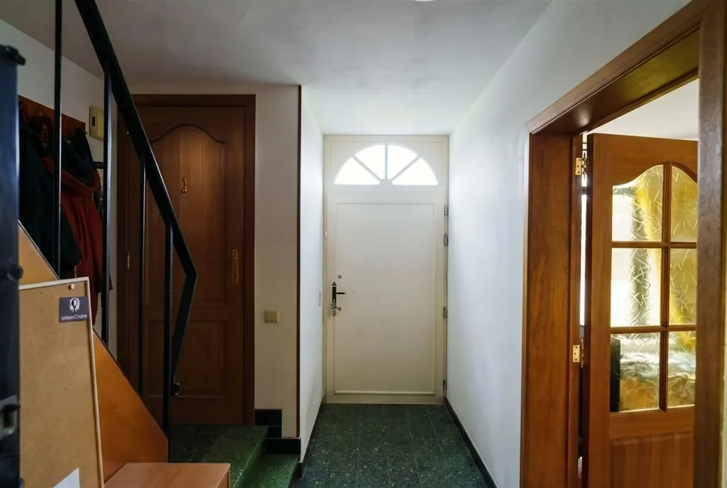 Hallway - Two-Faced House with Garden in Gembloux