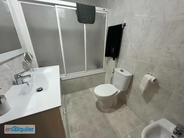 Salles de bain - Furnished Flat with Balcony in Almansa