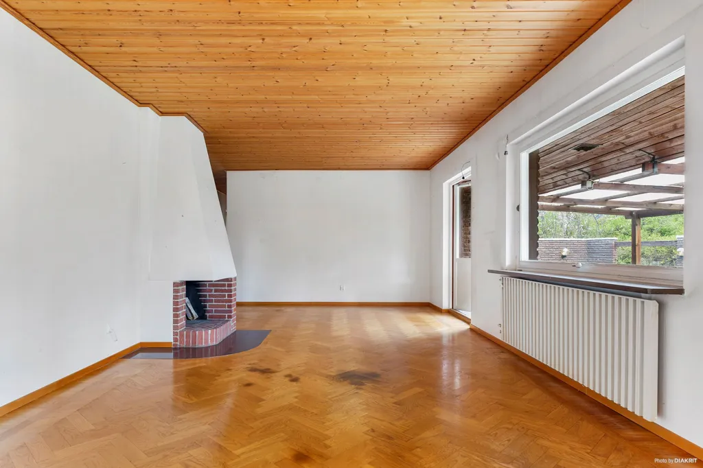 Living Room - Villa with Garden in Trollbäcken, Stockholm