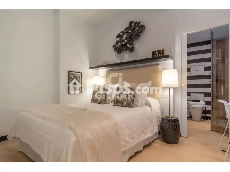 Chambres - Bright Apartment with Balcony in Malasaña