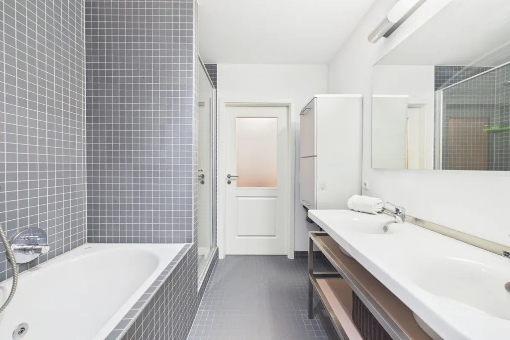 Vannitoad - 3-Bedroom Apartment with Garden in Itzig