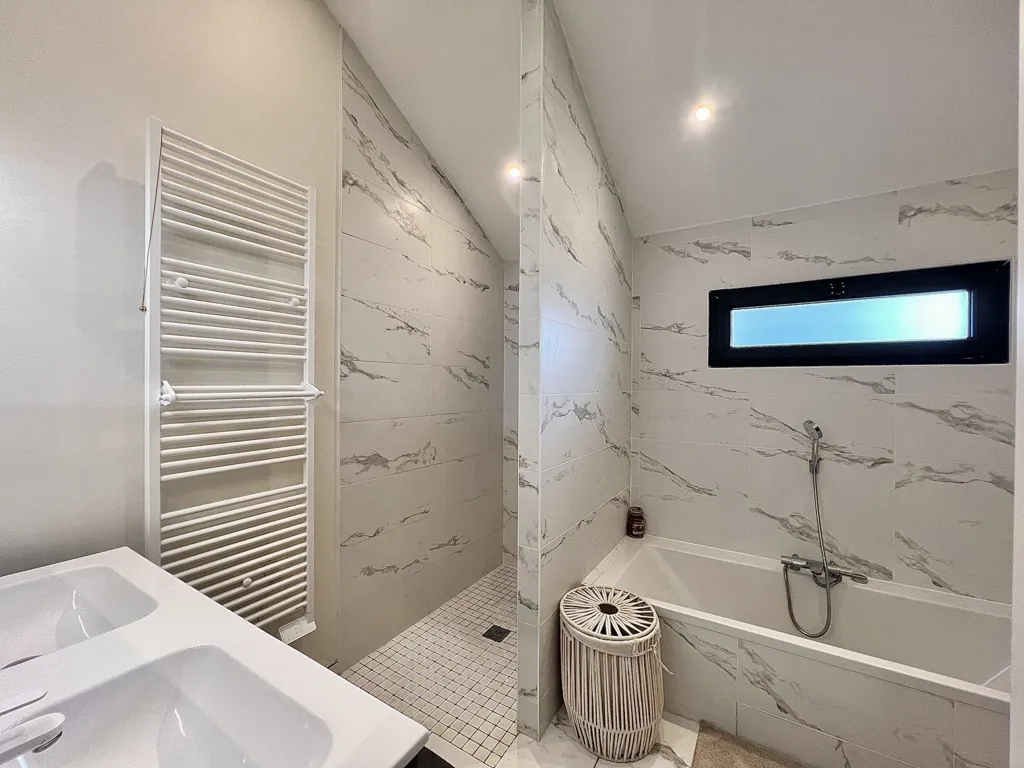 Bathrooms - Renovated House with Pool Potential in Tignieu-Jameyzieu