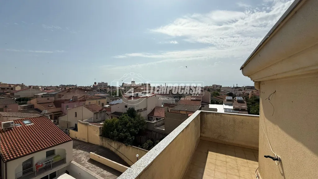 Rõdu - Spacious 2-Bedroom with Balcony in Oristano