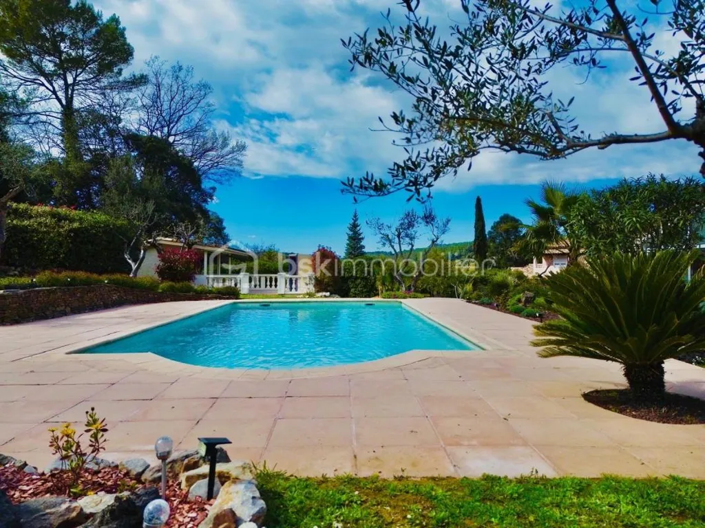 Bassein - Provençal Villa with Pool in Var