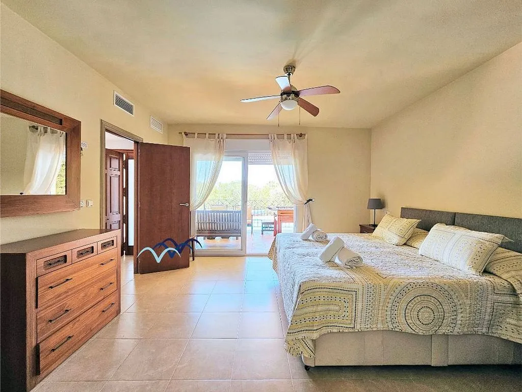 Bedrooms - Chalet with Pool and Sea View in Golf Area