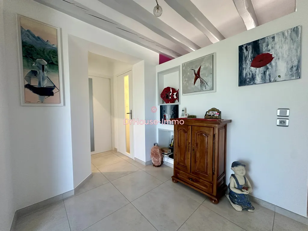 Entrée - Maison avec Piscine et Jardin à Malissard