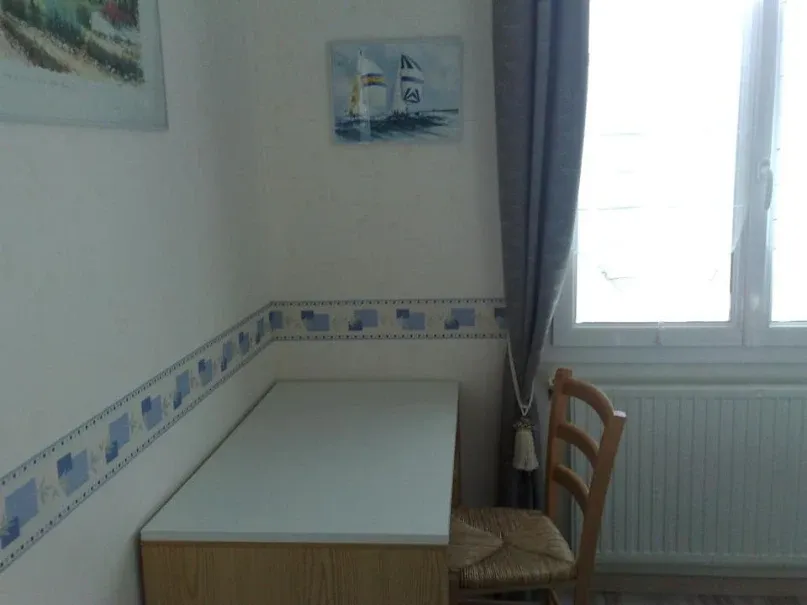 Kabinet - Furnished 2-Bedroom House in Aytre