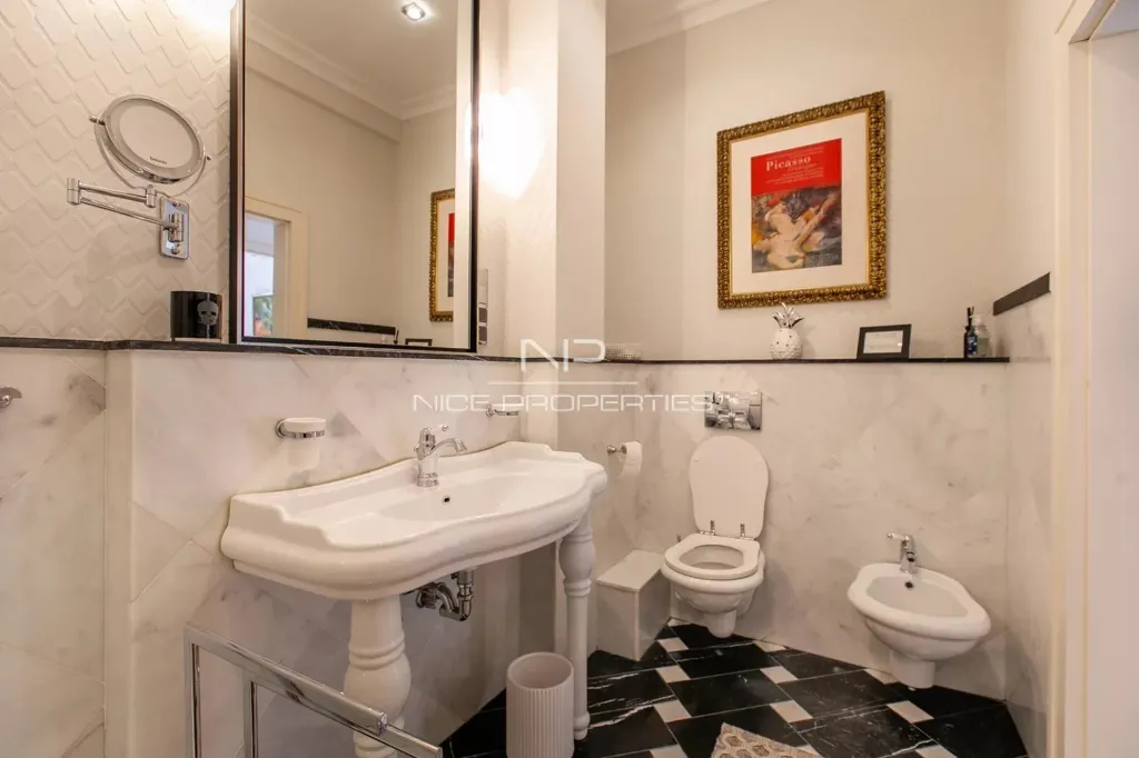 Vannitoad - Apartment with Sea View on Promenade des Anglais